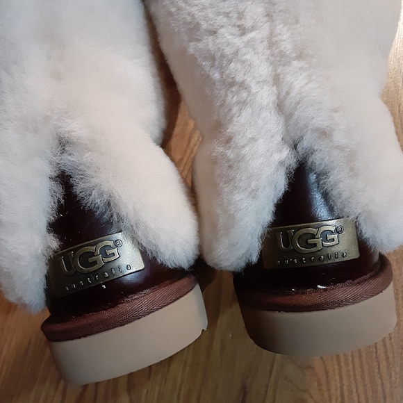 Women's UGG Patten Leather Chestnut size 6 - Picture 3 of 9